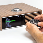 Ruark Audio R610 音樂控制端 (胡桃木色)